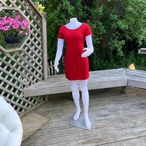 Red short sleeve dress